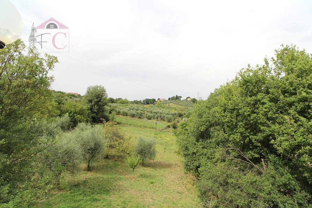 prima campagna-appartamento con taverna-giardino-vista panoramica  16.png